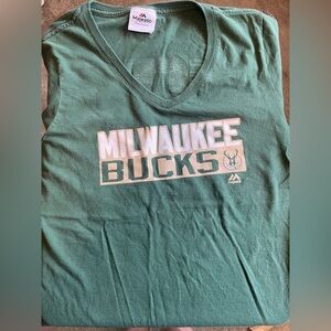 Milwaukee Bucks green shirt